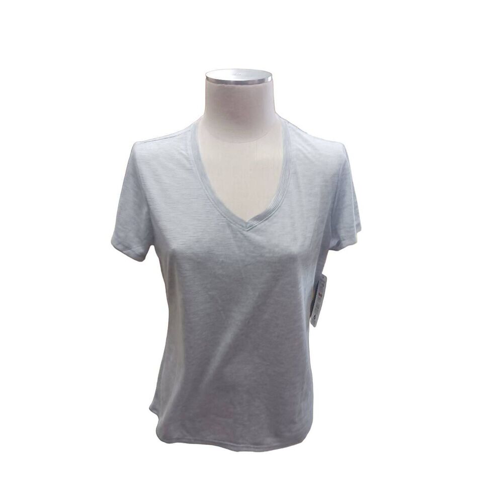 Reebok new with tags vee neck workout tee